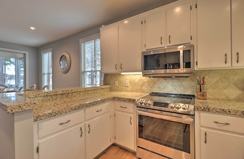 Eatonton Cottage | Home Overlooking Lake Oconee w/Resort Amenities!