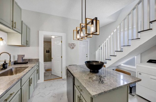 Columbia Villa | Home-Run *NEW HOT TUB*