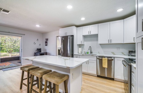 Spring Hill House | Home w/Screened Porch, Near Weeki Wachee Springs!