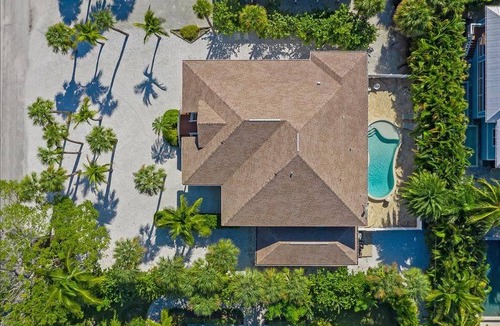 Golden Beach House | Homes-240 Wheeler Rd