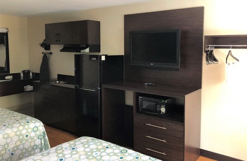 Bordentown Hotel | HomeTowne Studios by Red Roof Bordentown - McGuire AFB