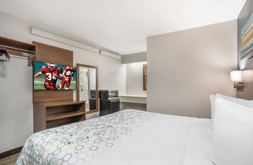Conestee Hotel | HomeTowne Studios by Red Roof Greenville