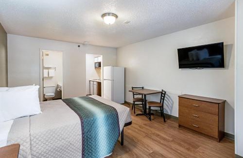 Lawrenceville Hotel | HomeTowne Studios by Red Roof Atlanta – Lawrenceville