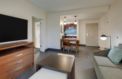 Mount Pleasant Hotel | Homewood Suites by Hilton Charleston - Mt Pleasant