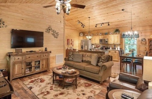 Cosby Cabin | Homey Cozy Dog Friendly Cabin Surrounded By Beautiful Mountain Trees w/Hot Tub+