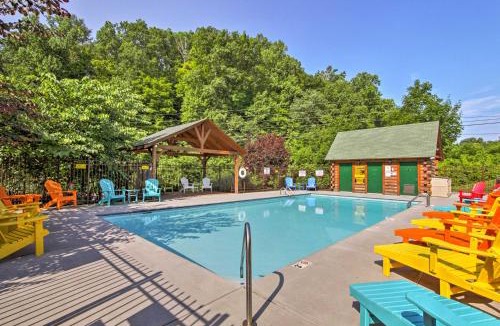 Sevierville House | Homey Sevierville Cabin w/Deck Near Pigeon Forge!