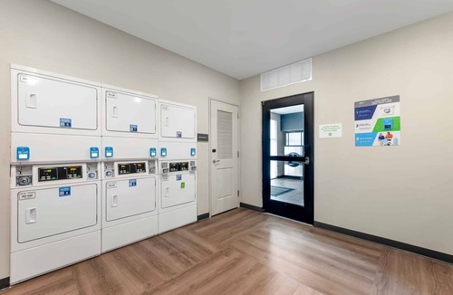 Asheville House | Homey Stay Experience with Fully Equipped Kitchens & Laundry Facility - Off I-240