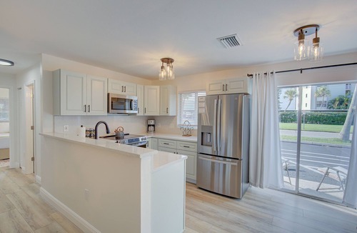 Dunedin Condo | Honeymoon Isl 1 Mi Exceptionally Clean Comfy King Beds Modern Freshly Remodeled