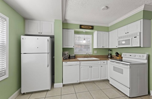 Siesta Key Village House | Honeysuckle | Pet Friendly Home Located in Siesta Key Village w/Heated Pool, Walk to Beach!
