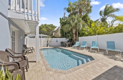 Siesta Key Village House | Honeysuckle | Pet Friendly Home Located in Siesta Key Village w/Heated Pool, Walk to Beach!