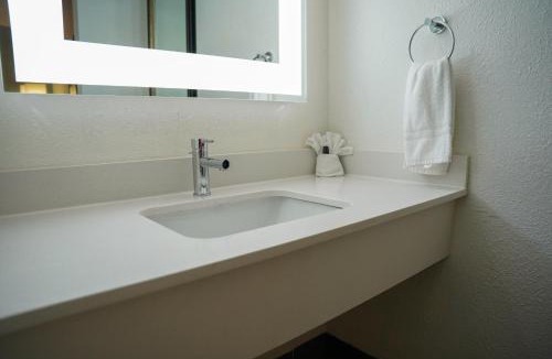 Norcross Hotel | Horizon Inn Norcross