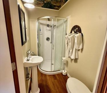 Buckingham House | Horse Ranch Adventures - Paradise Ranch Bunkhouse