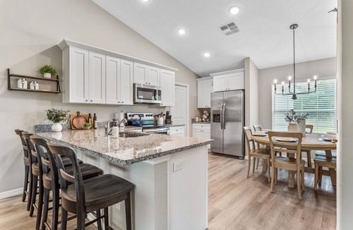 Summerfield House | Horsey Hideaway Professionally Decorated - ready for your group or family!