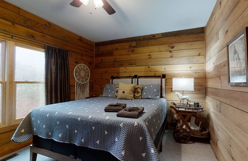 Townsend Cabin | Horsin Around Tennessee: Free Attraction Tickets, Hot Tub, Game Room & Mountain Views