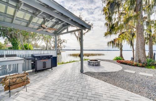 Cypress Gardens Apartment | Hot Tub and Fire Pit Lakefront Home on Lake Eloise