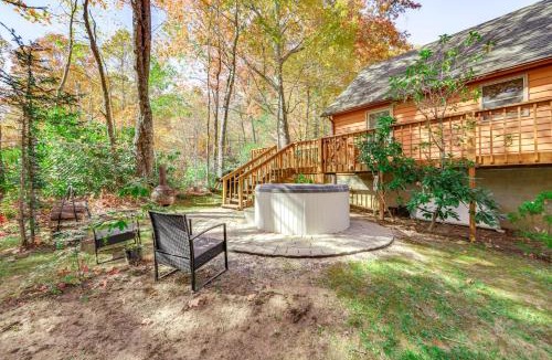 Canton House | Hot Tub and Ping-Pong Table Canton Home with Views!