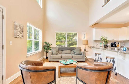 Chattanooga House | Hot Tub! City Side Comfort in Missionary Ridge