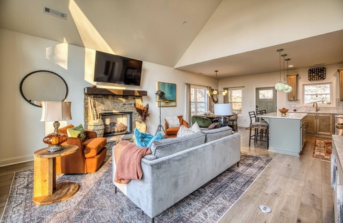 Walnut Mountain House | Hot Tub | Community Pool | Walnut Mountain