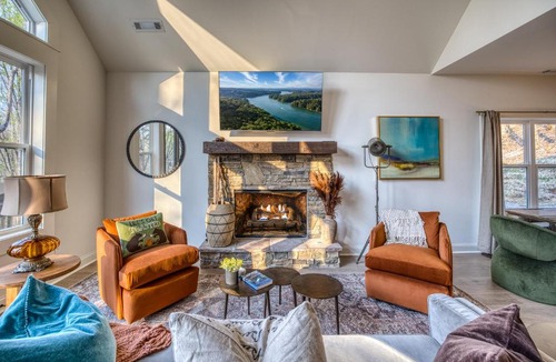Walnut Mountain House | Hot Tub - Community Pool - Walnut Mountain