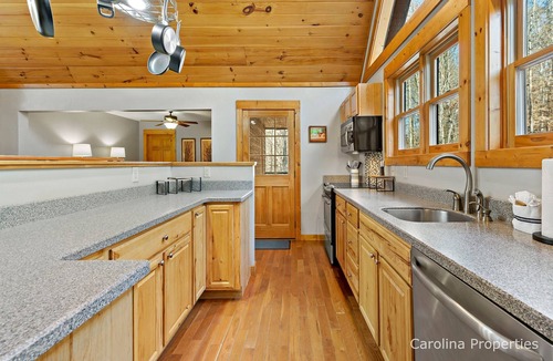 Clearwater Creek Cabin | Hot Tub! Creek! Moondance by Carolina Properties - Pet Friendly, Creek!
