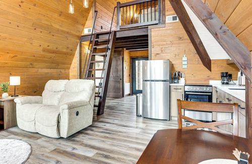 Idlewild Cabin | Hot Tub, Fire Pit, On-Site Pond: Cozy Kenton Cabin