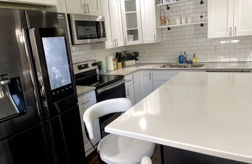Atlanta House | Hot Tub, Fire Pit & Yard | 15 Min to Downtown