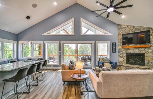 Hickory House | Hot Tub + Game Room! Family Connelly Springs Home