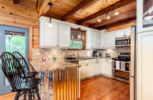 Cashes Valley Cabin | Hot Tub Game Room Firepit Near Blue Ridge