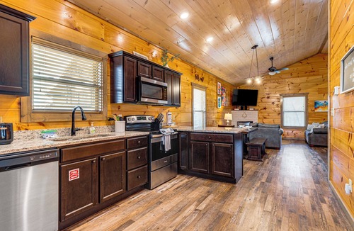 Sevierville Cabin | Hot Tub, Games & Pool: Sevierville Family Retreat