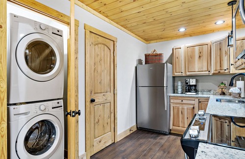 Lake Lure Cottage | Hot Tub, Pet Friendly, Fire Pit, Very Nice! - Happy Bear by Carolina Properties
