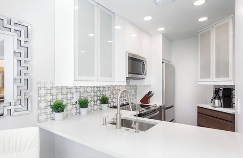 Central Naples Condo | Hot Tub Pool 5m-Beach & Downtwn Tennis/Pickleball