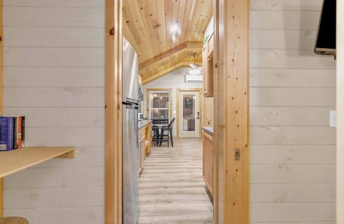 Greenville Cabin | Hot Tub! Riverfront Cabin close to GVL - Sleeps 4