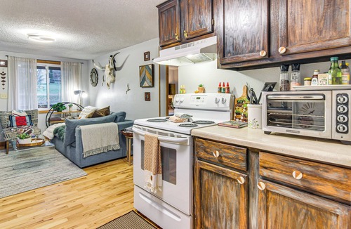 Maggie Valley Cottage | Hot Tub & Stone Fire Pit: Smoky Mountain Oasis!