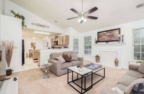 Matthews House | Hot Tub - Suburban - Comfy