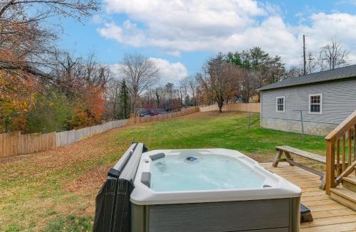 Cave Spring House | Hot Tub & Yard: 'Temptation Stays' Home in Roanoke
