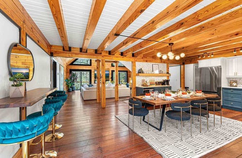 Black Mountain Cabin | Hot Tubs+Theater+Game Room! Top 5 Rental in NC!