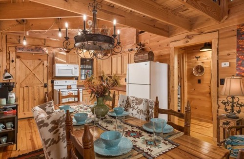 Mentone House | HotTub & Firepit, Canopy Woods - 2 Beautiful homes