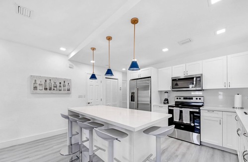 Overtown Villa | HotTub I BBQ I Nespresso I Fast Wi-Fi