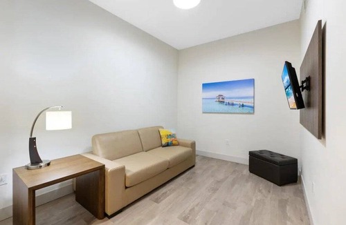 Hollywood House | House ∙ 1 bedroom ∙ 6 guests