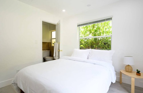 Victoria Park House | House ∙ 1 bedroom ∙ 2 guests