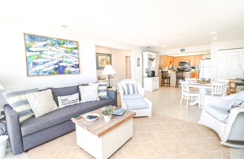 Crescent Beach House | House ∙ 2 bedrooms ∙ 6 guests