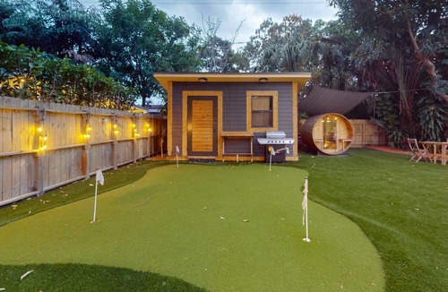 Poinciana Park House | House ∙ 2 bedrooms ∙ 4 guests