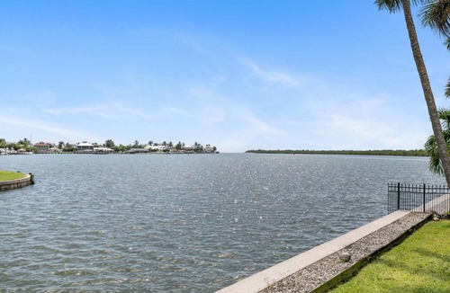 Isles of Capri House | House ∙ 2 bedrooms ∙ 4 guests