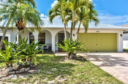 Naples Park House | House ∙ 3 bedrooms ∙ 6 guests