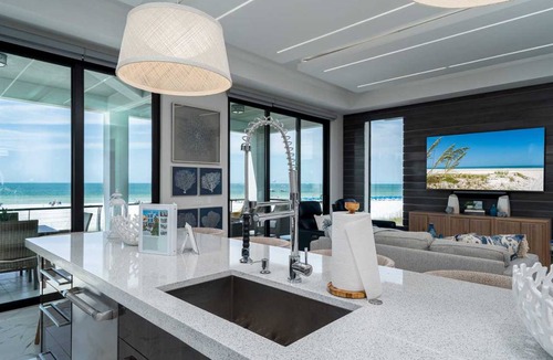 Fort Myers Beach House | House ∙ 4 bedrooms ∙ 8 guests