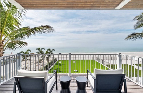 Bradenton Beach House | House ∙ 8 bedrooms ∙ 16 guests
