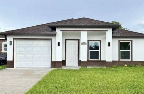 Fort Myers House | House centrally