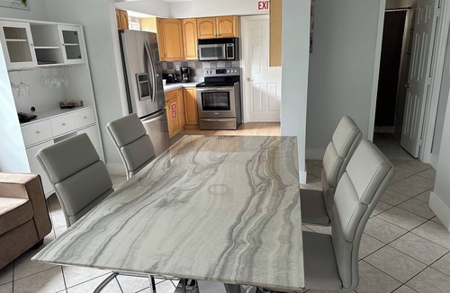 Driftwood House | House close to Hard Rock Casino, Airport, Beaches and more