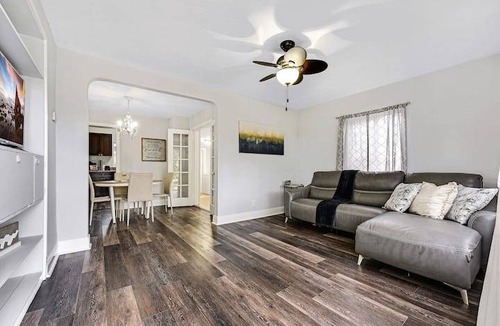 Highland Garden House | House close to restaurants, bars, beach