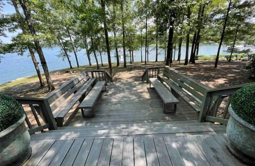 Jasper House | House on Smith Lake! No steps to water/dock! 4 bedrooms & 3 full baths.